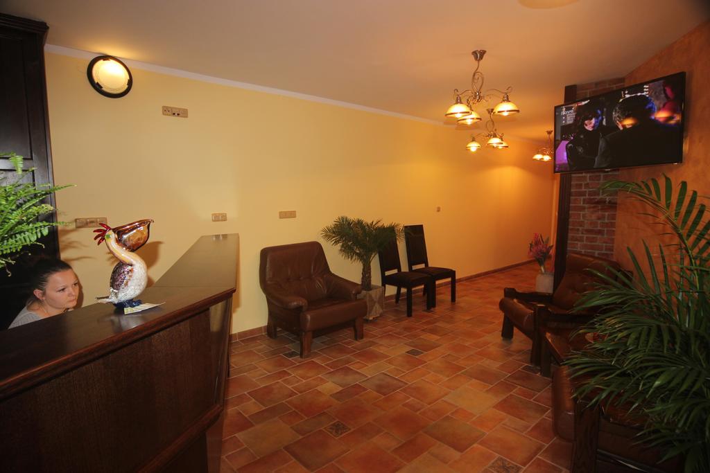Hotel Pelikan Тршебонь Экстерьер фото